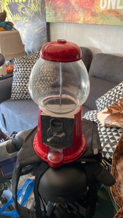 Carousel candy machine