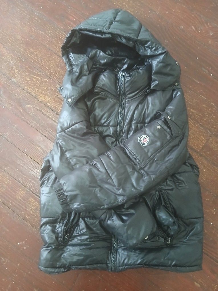 Moncler Trade For Iphone