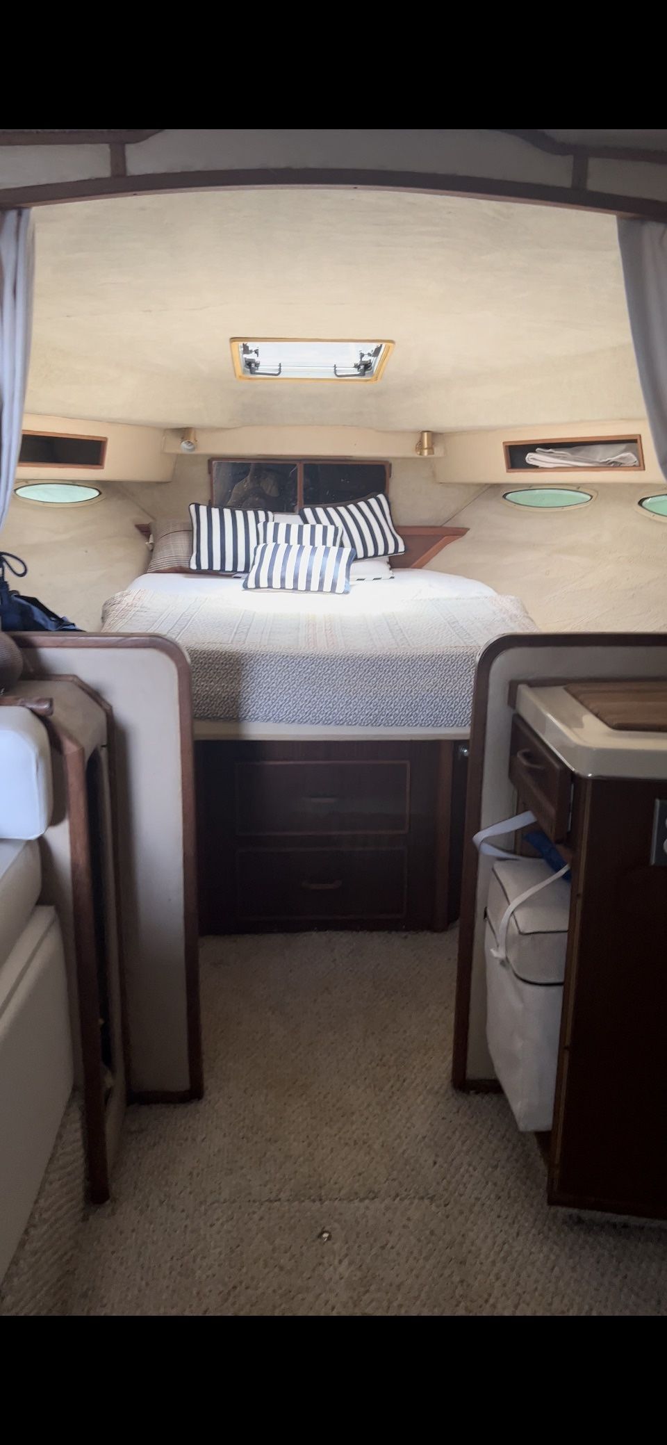 Sea Ray 340 Cabin Cruiser Boat