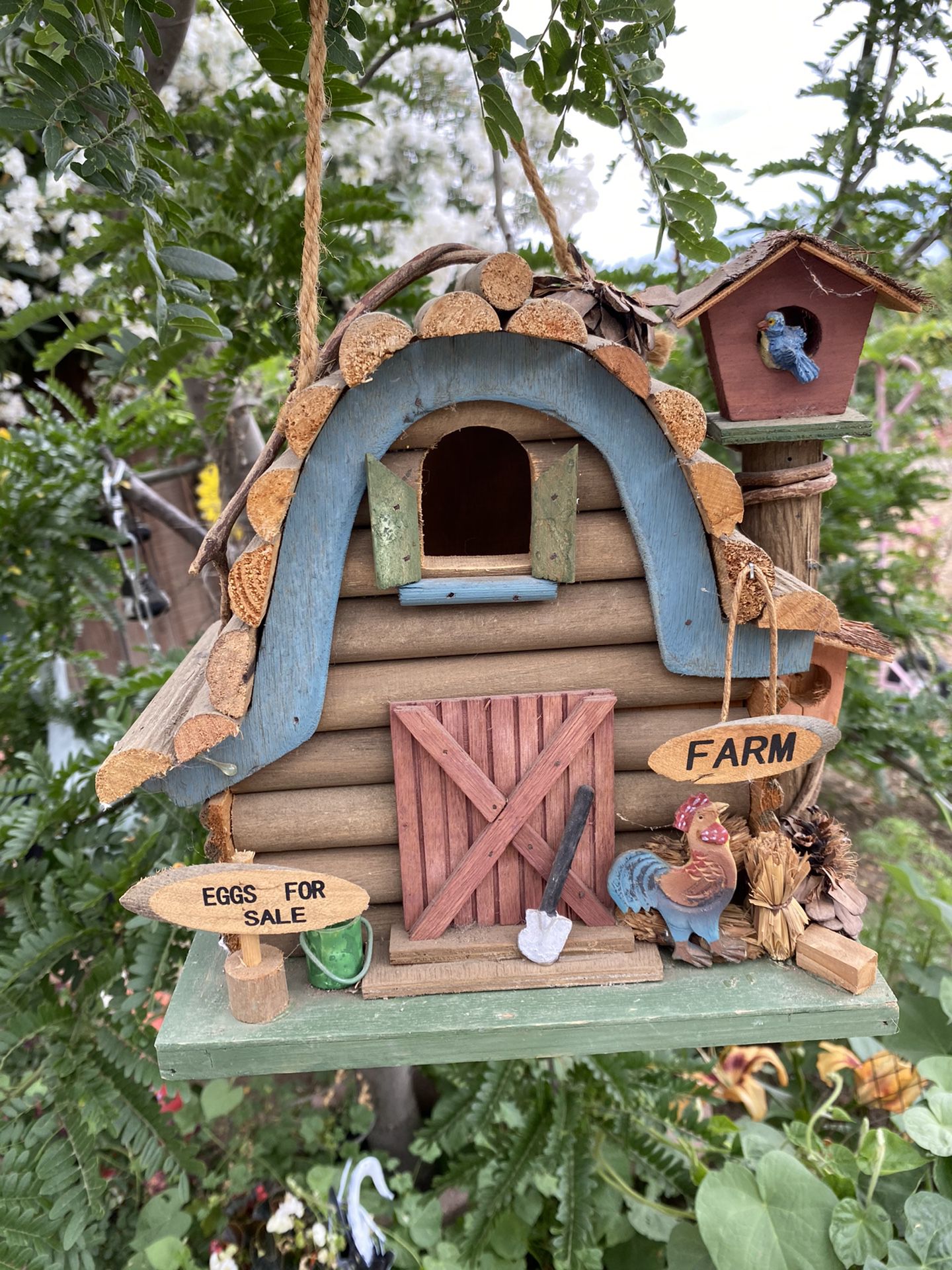 Birdhouse/casita de pájaro