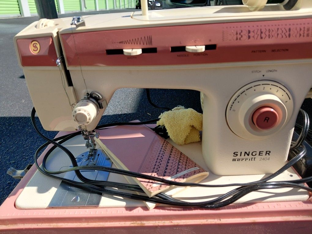 Singer Merritt 2404