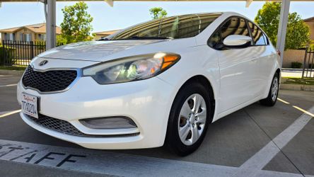 2015 KIA FORTE LX Sedan *Clean Title*