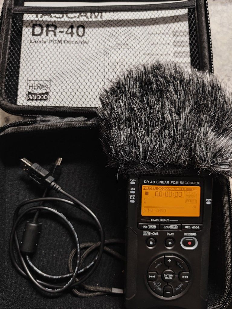 Tascam DR 40