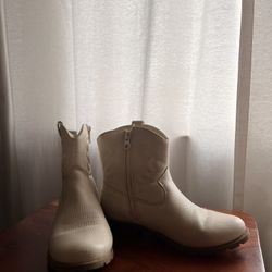 Girls Boots