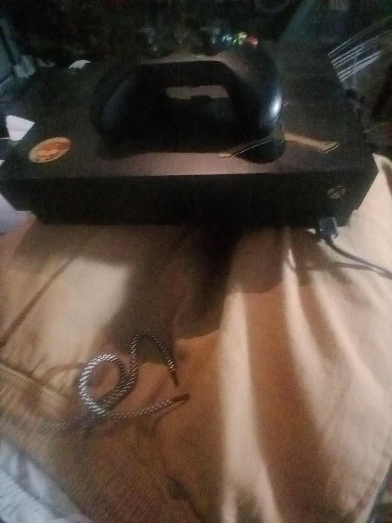 Xbox One,With Controller