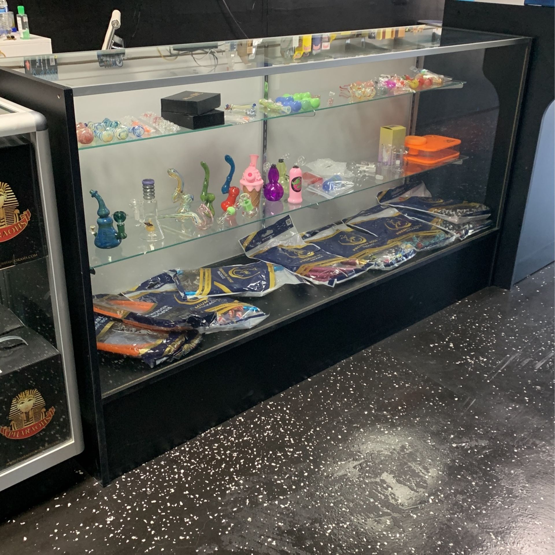 6 Foot Display Case