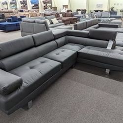New Sectional With Adjustable Headrests.  Black Or White Leather.  106x77.  Free Delivery!