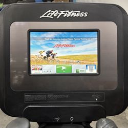 Life Fitness 95XS Elliptical – Commercial Grade