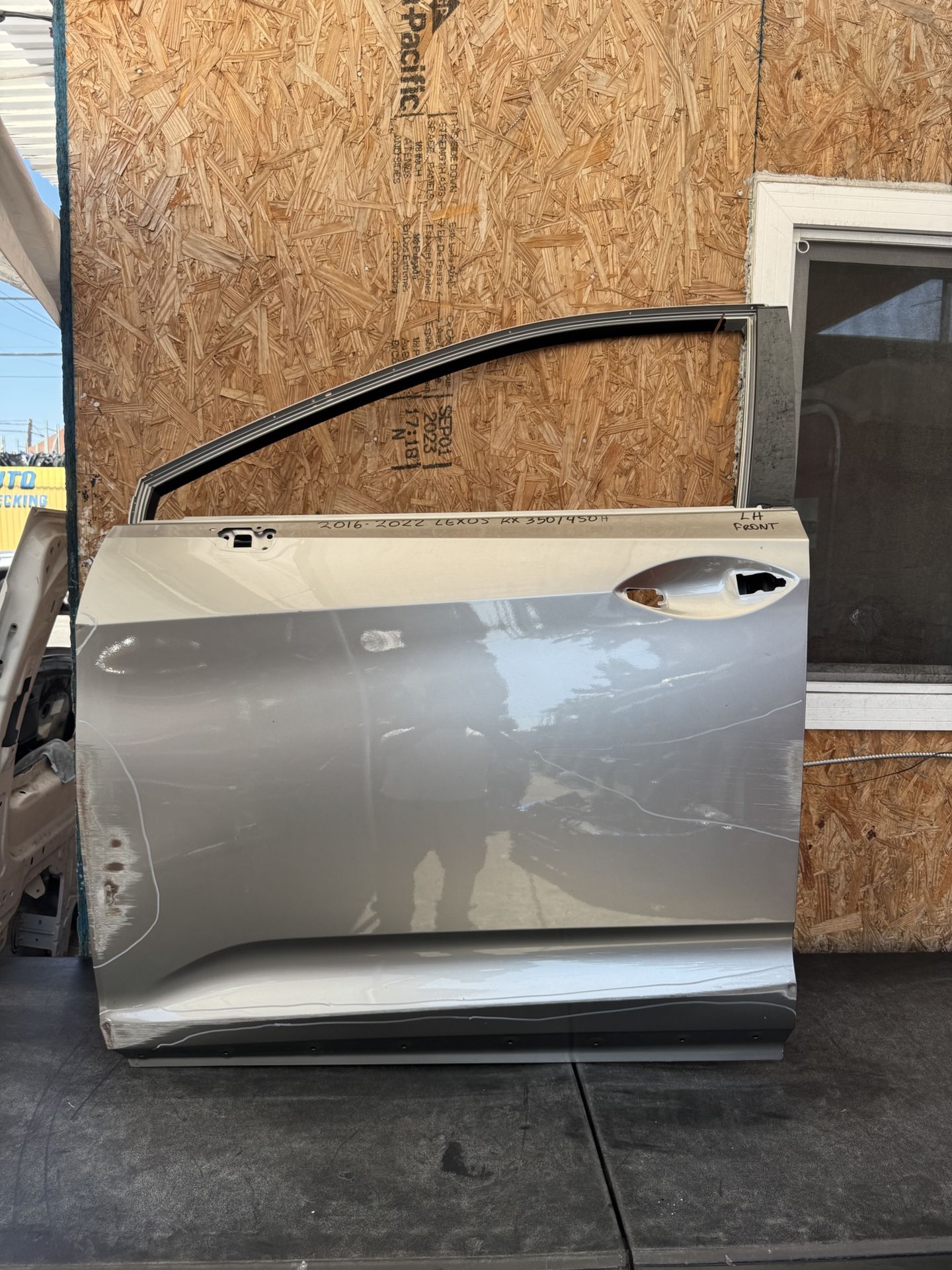 2016 2017 2018 2019 2020 2021 2022 LEXUS RX 350/450H LEFT FRONT DOOR OEM USED