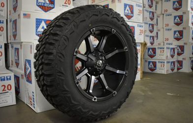 20x10 Fuel D556 Coupler Black Wheels 35 MT Tires 8x170 Ford Super Duty Excursion