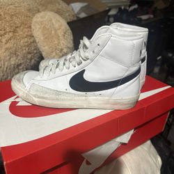 Nike Blazers Women Size 7.5