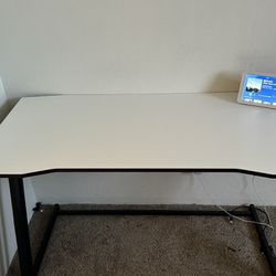 Gaming desk 