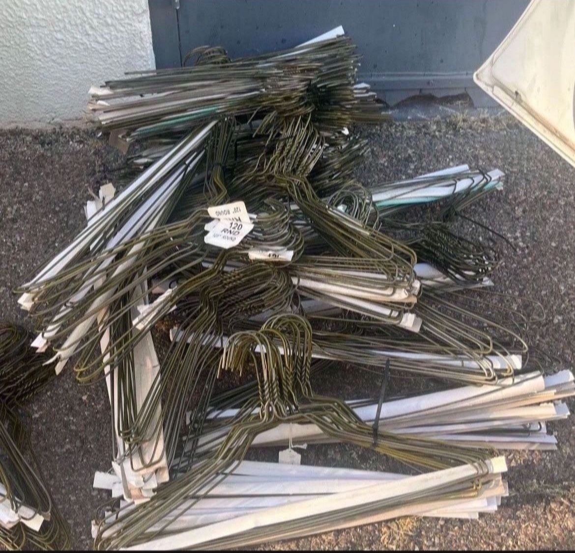 Metal Clothing Hangers 
