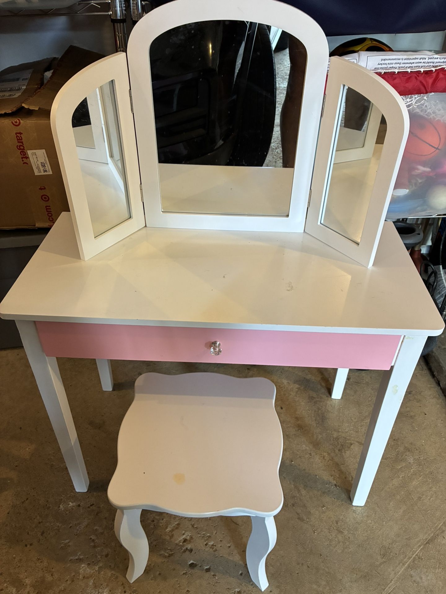 Child vanity