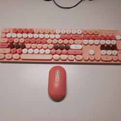 New colored Wirekess mouse and keyboard New.
Only 10 dollars. 
Incredible deal. 