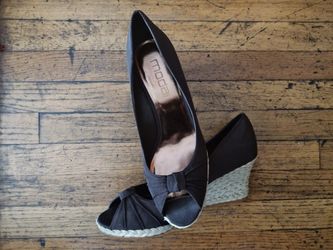 FREE Shoes Size 9/10