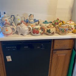 Teapot. Various prices. Inquiry of interest.