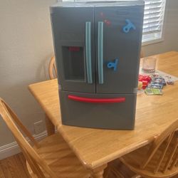 Little Tikes Refrigerator