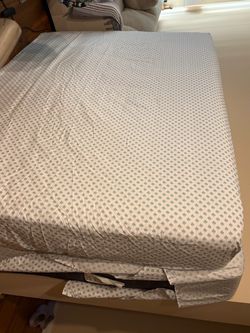 Queen bed brand sealy posturepedic with box spring and headboard