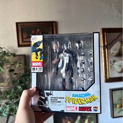 Mafex 147 Spider Man Black Costume