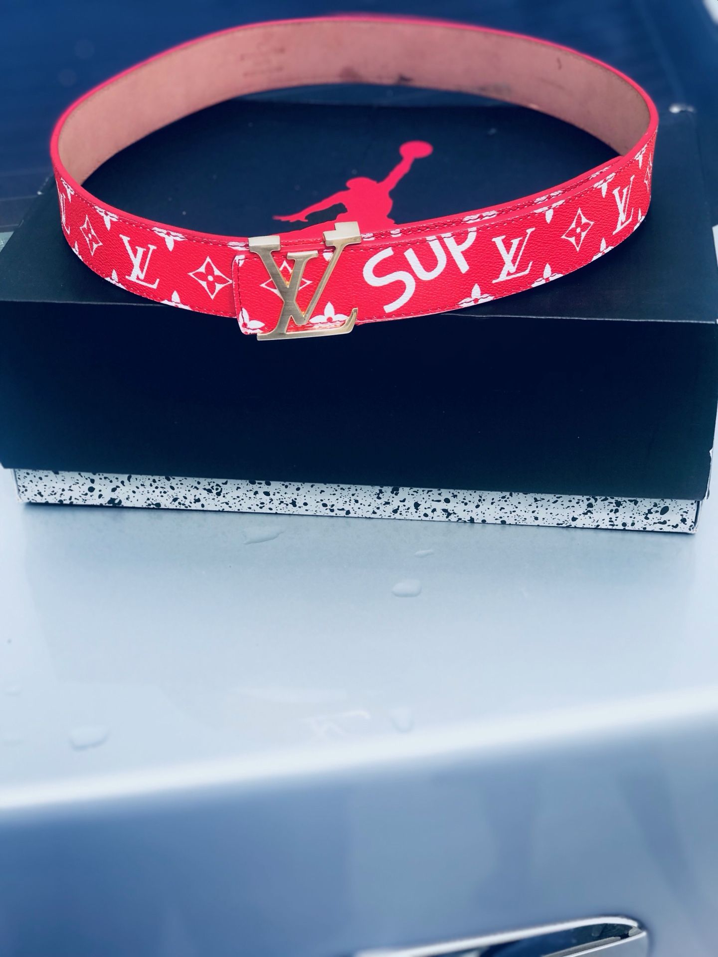 Supreme Louis Vuitton belt