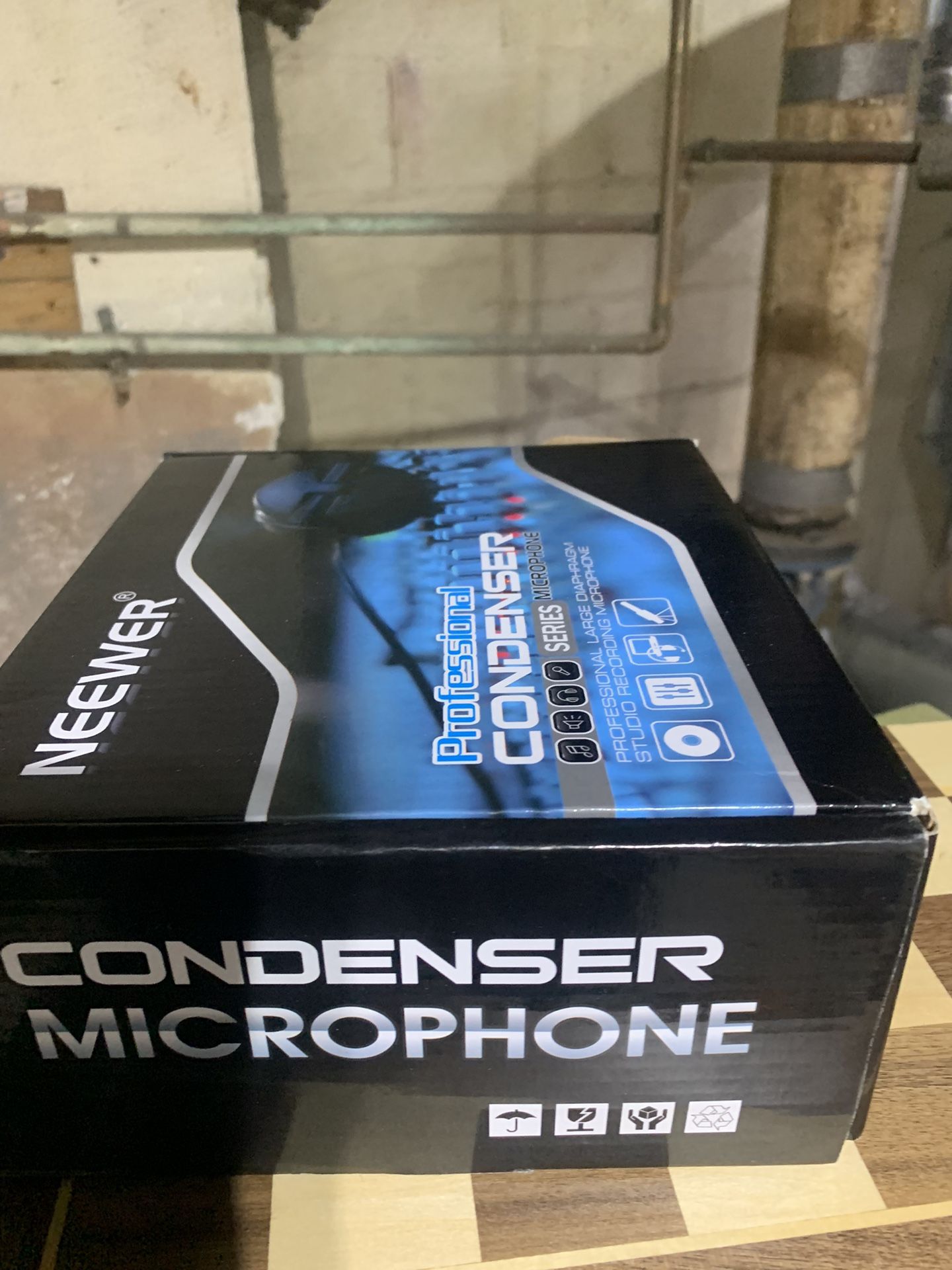 Microphone