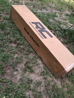 Roughcountry hard roll up truck bed cover like new 5'9" bed fits chevy/Gmc 2014-2018 cash only