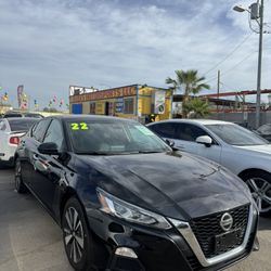 2022 Nissan Altima 2.5 SV 2.5 SV 4dr Sedan Price $17,999 Mileage 58,003