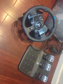 Logitech G923 Racing Wheel and Pedals