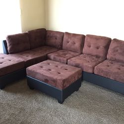 BRAND NEW REVERSIBKE SECTIONAL SOFA WITH STORAGE OTTOMAN 