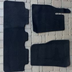 Tesla Model Y floor mats from a 2024. Like new condition. 