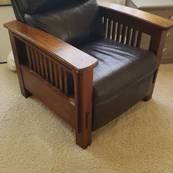 Beautiful Chair, Leather And Wood Recliner