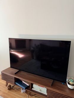Samsung S85D 65” OLED (QN65S85D), 2024, 4K и 120 Hz.