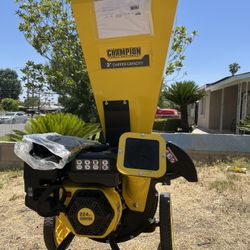 Champion Power Equipment 3 in. Dia 224 cc 2-in-1 Upright Gas Powered Wood Chipper Shredder