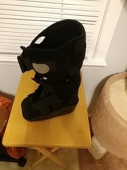Walking boot size small