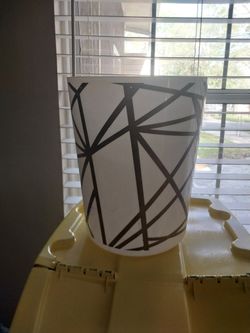 Very Nice  Office waste bin!😀 In Jacksonville  Florida! Area (Westsidade  32205).