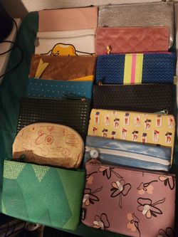 Mixed Lot of Zipper Pouches and Cosmetic Bags