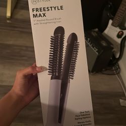 In Styler Heated curler/straightener brush 