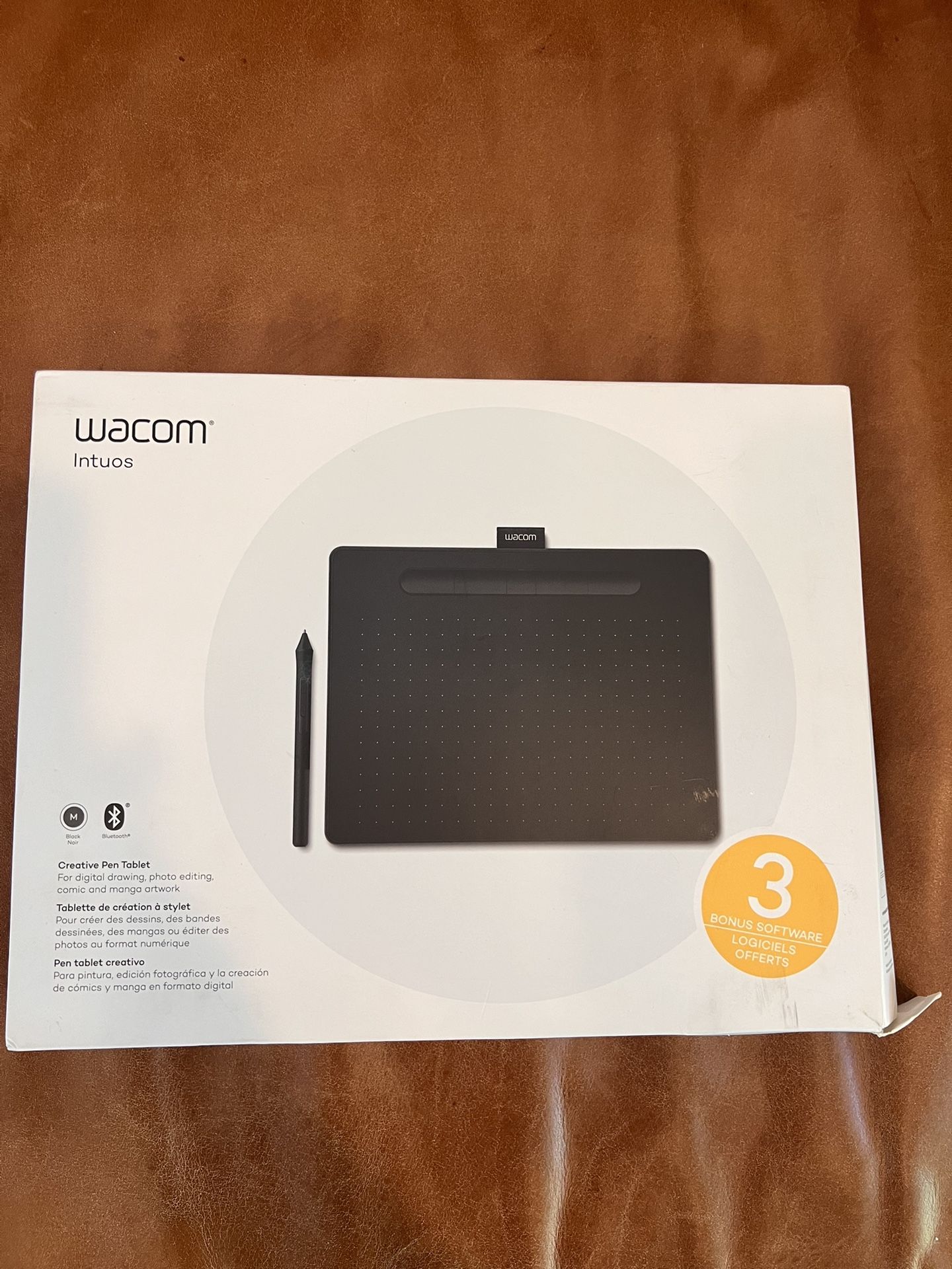 Wacom Intuos Small Graphics Drawing Tablet, includes Training & Software; 4 Customizable ExpressKeys Compatible With Chromebook Mac Android & Windows,
