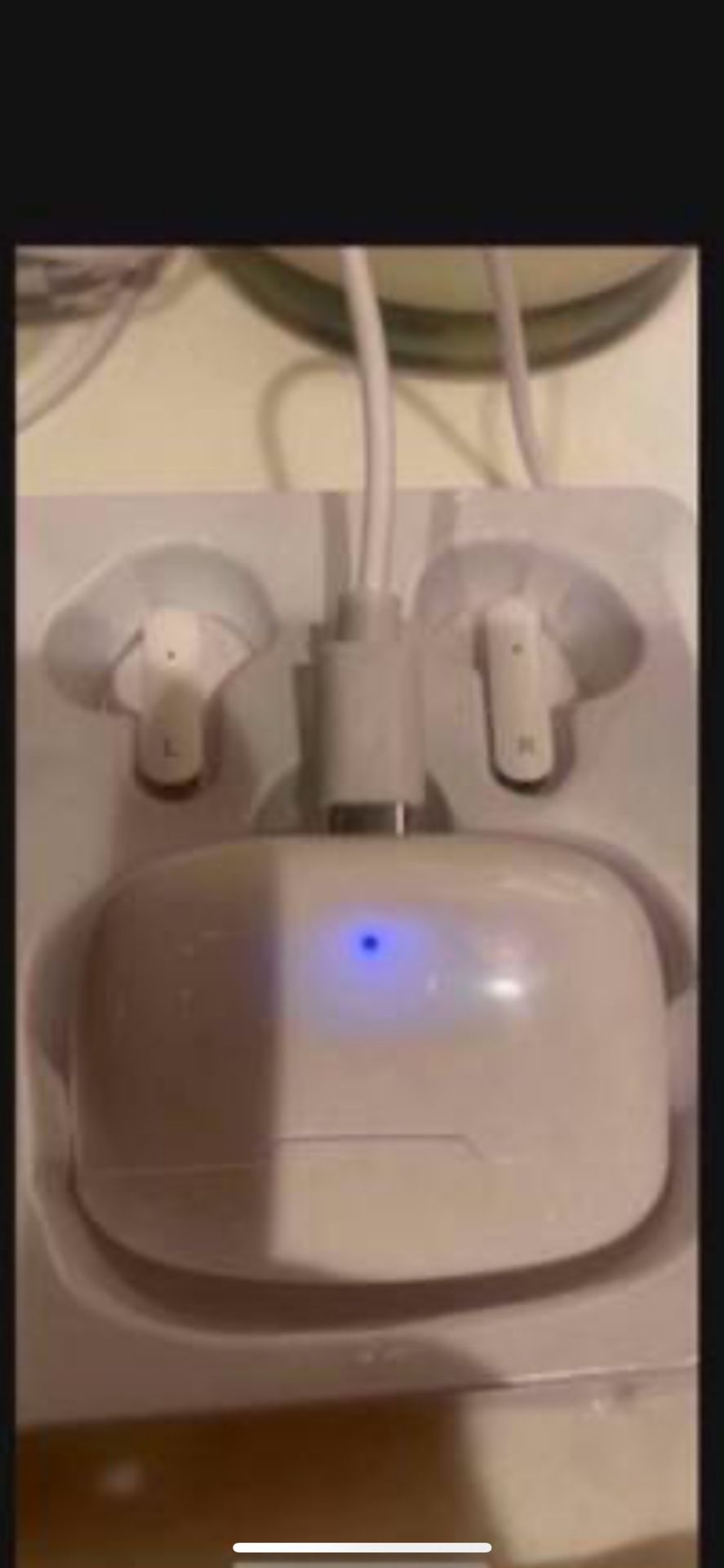 WIRELESS EARBUDS