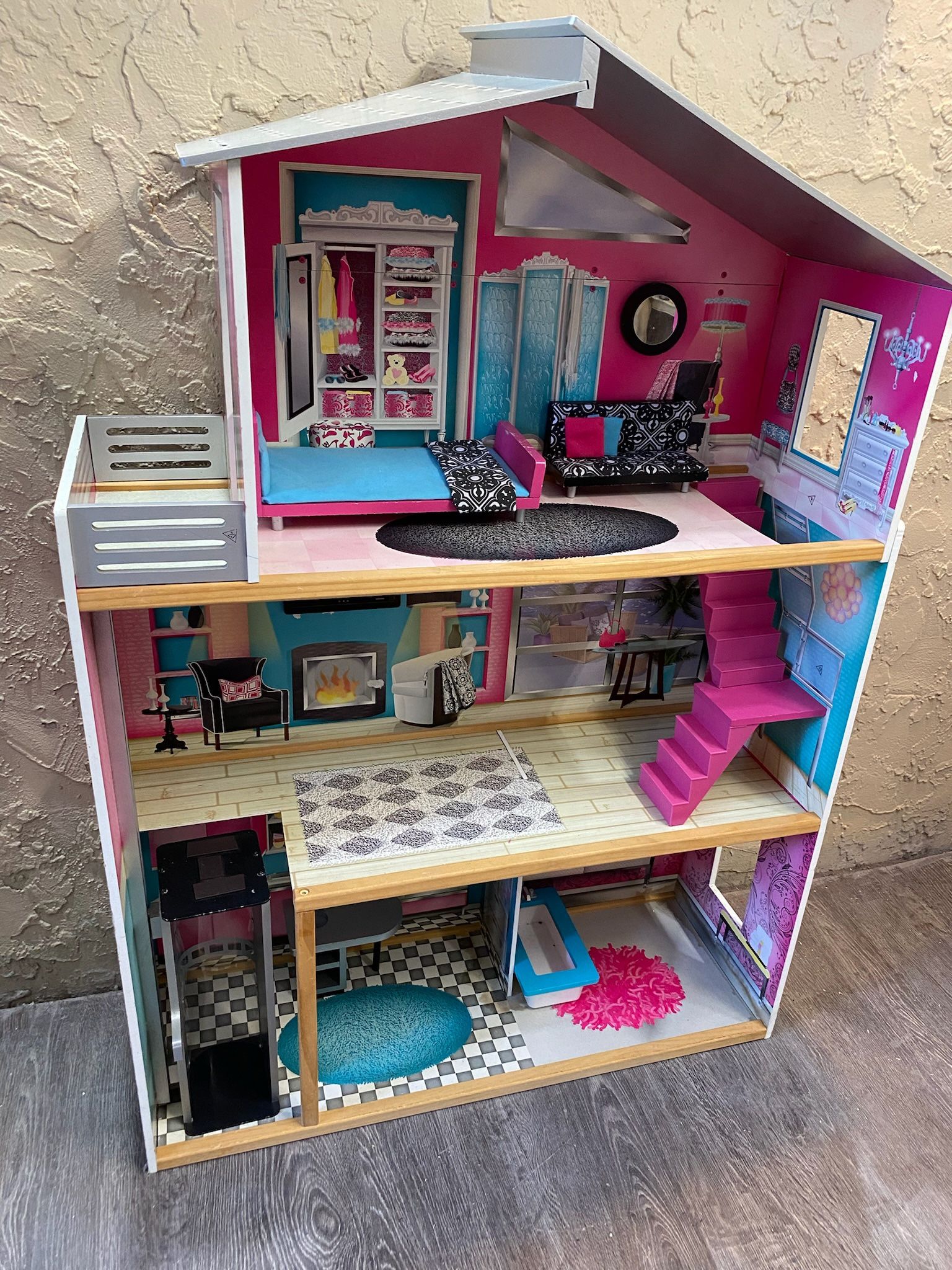LARGE KIDKRAFT TODDLER GIRL DOLLHOUSE WITH ACCESSORIES - Local Delivery for a Fee - See My Items 