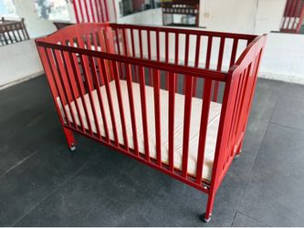 Folding Wooden Baby Crib with Wheels