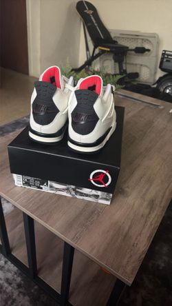 Jordan 4 flight club size 7.5