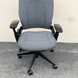 Steelcase V2 Leap Office Chair