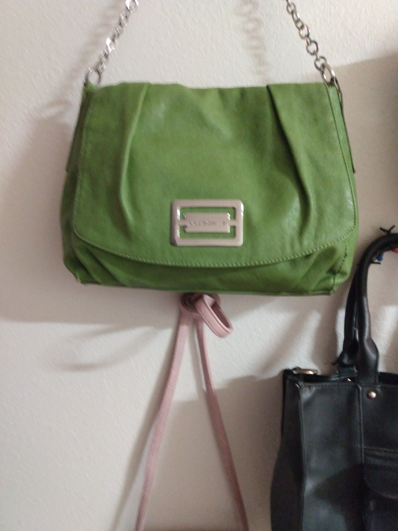Green brand name purse like new {contact info removed}