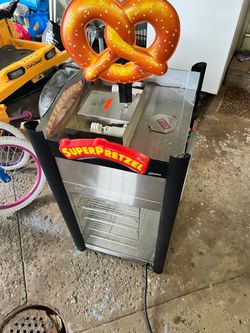Pretzel machine