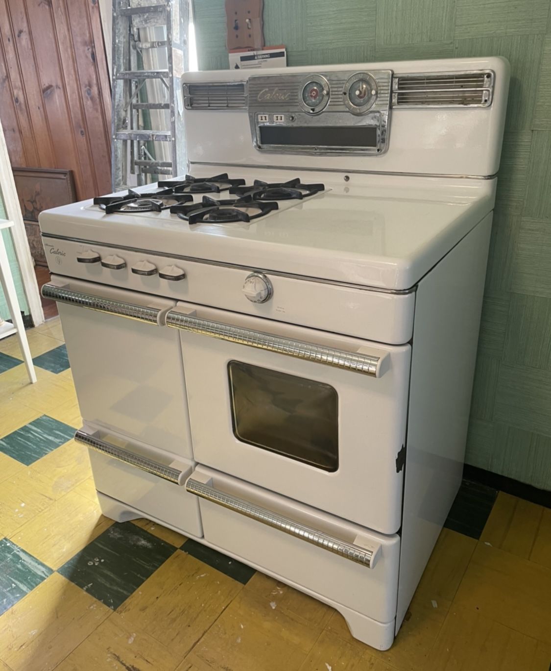 Vintage 1940’s Caloric Ultramatic Gas Stove (working!)
