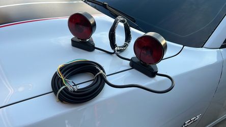 Magnetic towing lights
