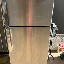 Refrigerador GE stainless steel (alt64-anch28-prof30)in