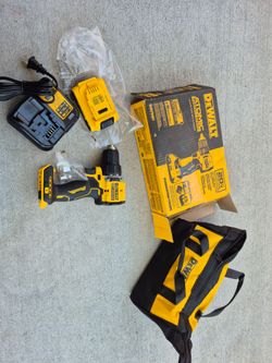 Dewalt Atomic 20V Lithium-Ion Cordless Compact 1/2 in. Drill/Driver Kit with 2.0Ah Battery and Charger